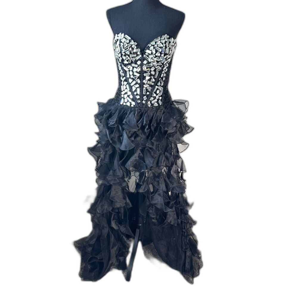 1012 Size 8 Sherri Hill corkscrew ruffle dress broken glass style crystals bead